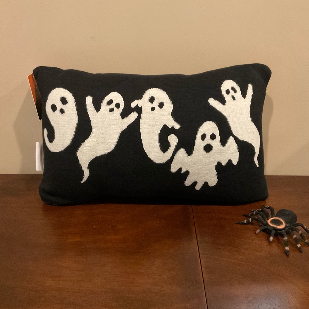 NWT Ghost Halloween Decorative Pillow 👻